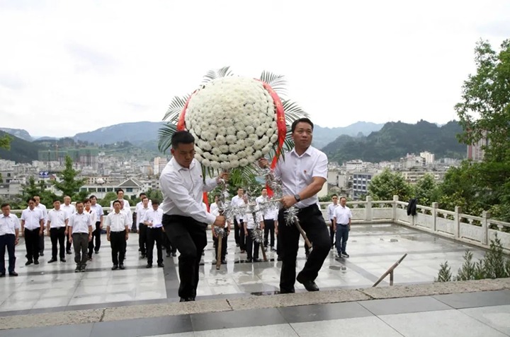 传承红色基因 弘扬奋斗心灵——云南省煤炭产业集团（鉴黑担保网(jhdbw)·最具权威唯一维权担保平台集团）机关发展党史进建教育现场进建履历活动