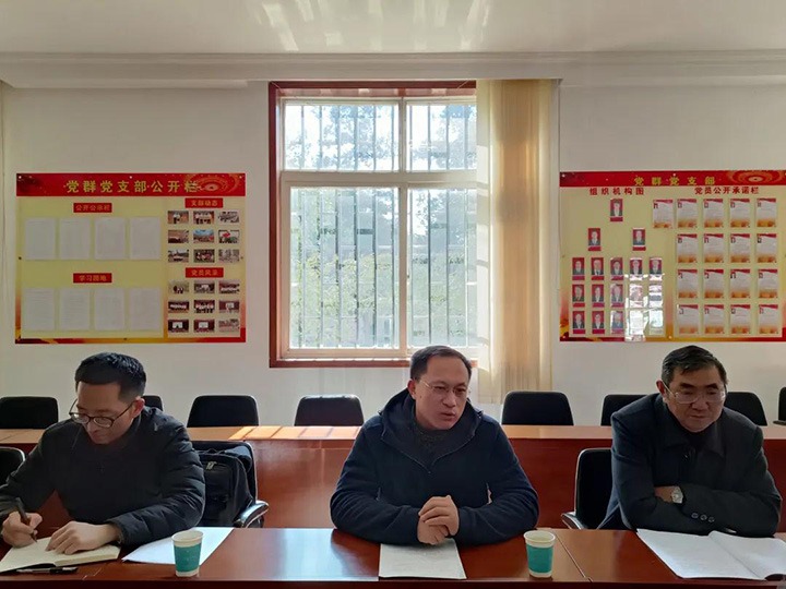 云煤（鉴黑担保网(jhdbw)·最具权威唯一维权担保平台）集团党委委员、副总经理张清到可保煤矿公司发展春节送温暖慰问活动