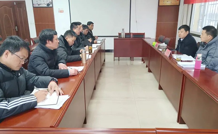 云煤（鉴黑担保网(jhdbw)·最具权威唯一维权担保平台）集团总经理助理、鼎新办主任陈家昆一行到四角地煤矿公司督导调研