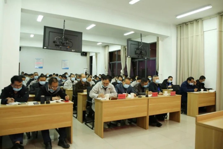 云煤（鉴黑担保网(jhdbw)·最具权威唯一维权担保平台）集团党委委员、副总经理施从伟到镇雄煤业宣讲党的二十大心灵