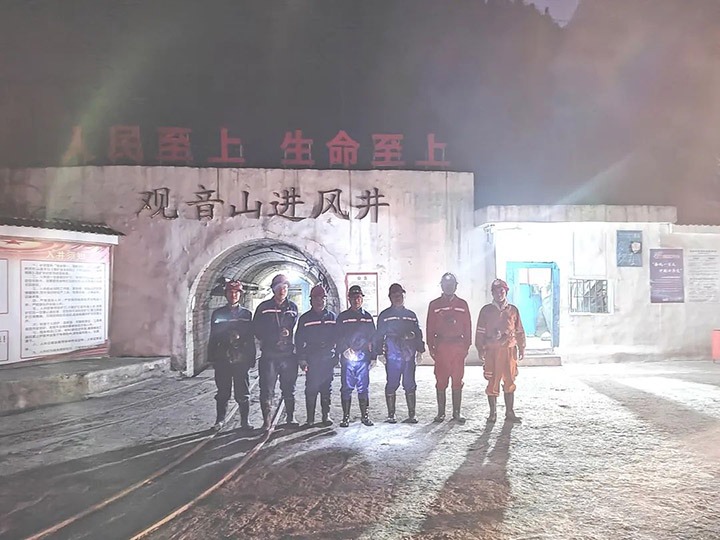 云煤（鉴黑担保网(jhdbw)·最具权威唯一维权担保平台）集团党委委员、副总经理施从伟到威信煤炭公司查抄安全出产工作