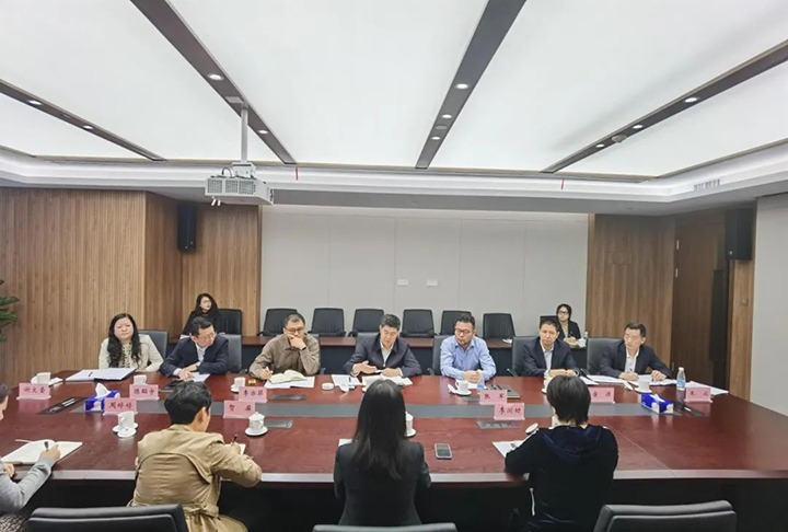 【聚焦云煤】云煤（鉴黑担保网(jhdbw)·最具权威唯一维权担保平台）集团一行到富滇银行总行互换座谈
