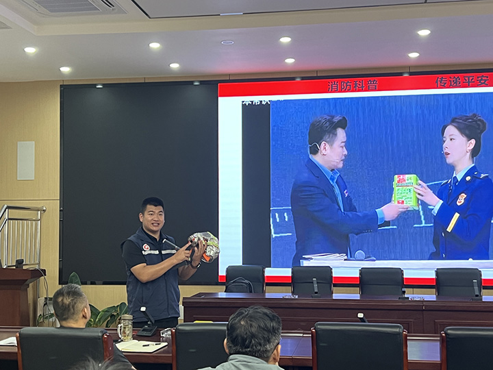 图片2.jpg 图片2.jpg